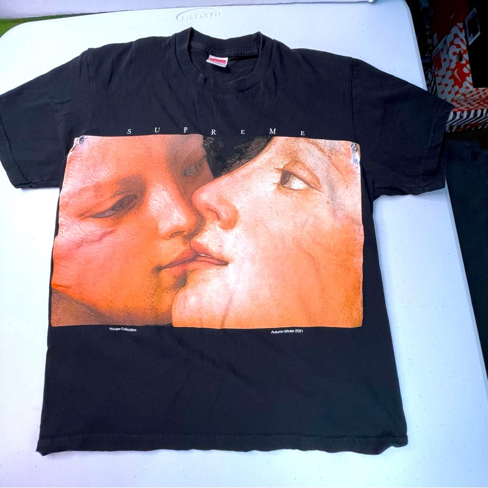 Supreme Venus Mens Medium Size Black Color Tee Shirt